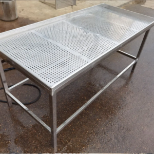 bàn inox có lỗ thông hơi