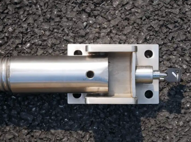trụ chắn inox có thể gập xuống được