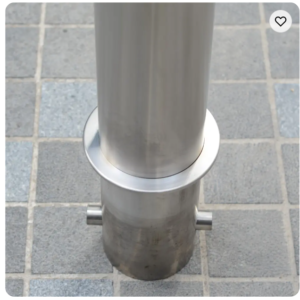 trụ chắn inox cố định có gắn phản quang