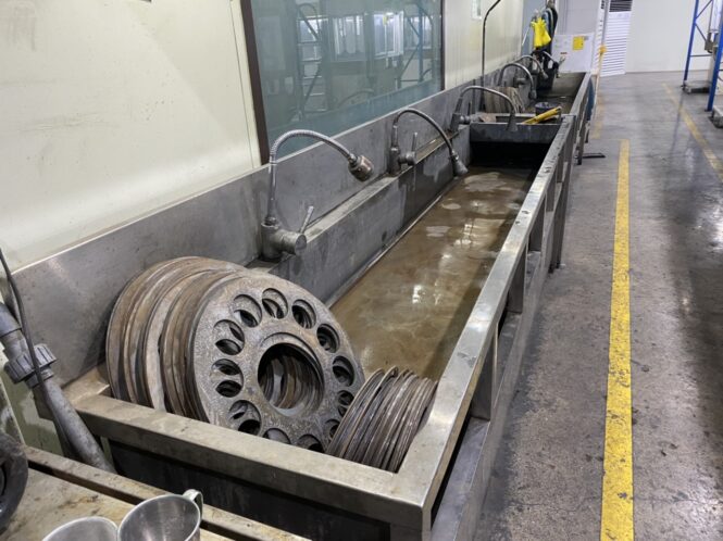 chậu rửa chi tiết máy  theo yêu cầu