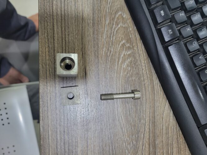 phụ kiện nắp bể nước ngầm inox