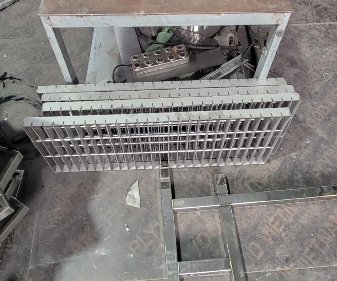 tấm đan rãnh thoát nước chiều rộng 300 mm