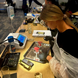 giá inox giữ mẫu vật thực hành trong ngành y