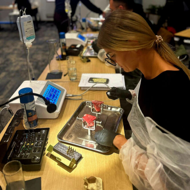 giá inox giữ mẫu vật thực hành trong ngành y