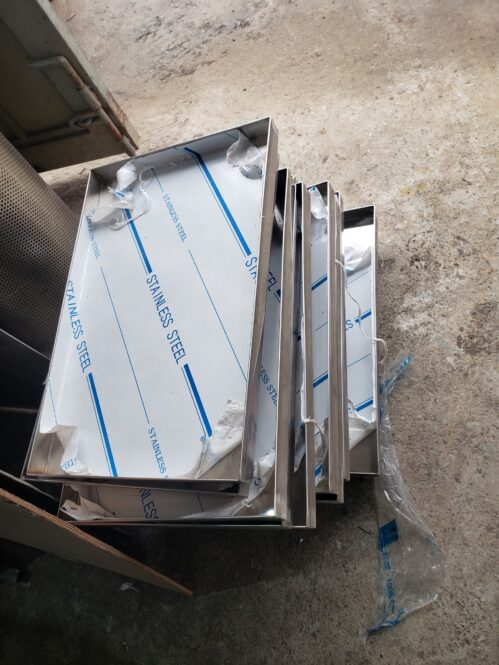 Khay inox sản xuất kẹo lạc