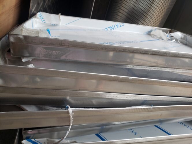 Khay inox sản xuất kẹo lạc