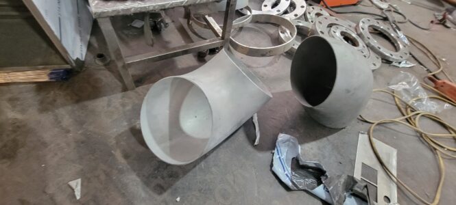 ống chờ xuyên sàn inox có cút vuông góc