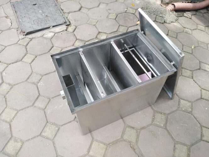 Bể tách dầu chỉ sử dụng vách ngăn inox