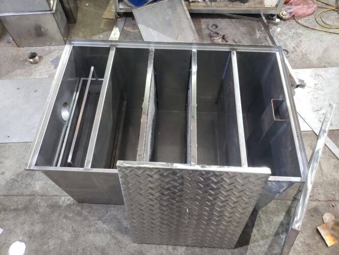 bể tách dầu cho chậu rửa chi tiết máy