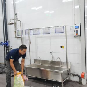 chậu giặt đồ công nhân nhà máy