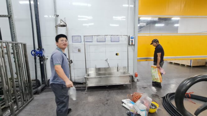 chậu giặt đồ công nhân nhà máy