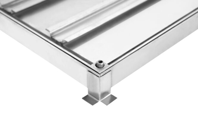 nắp bể nước trong nhà